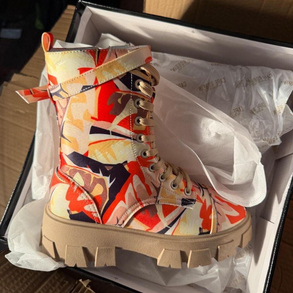 Cape-robbin Women's multi Boots - Picture 2 of 5